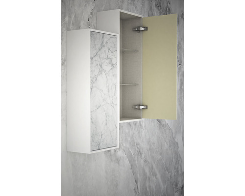 Weißer Badezimmerschrank mit Marmoroptik und geöffneter Tür