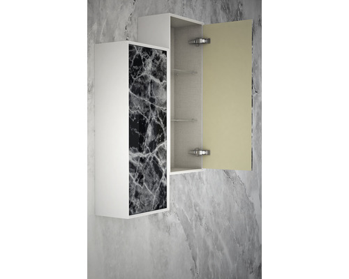 Badezimmerschrank mit Marmorfront und geöffneter Tür
