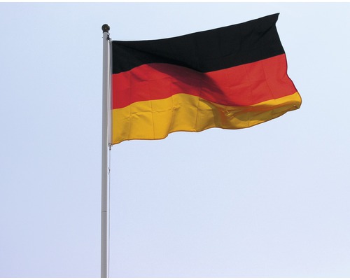 Deutsche Nationalflagge auf einem Fahnenmast