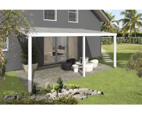 Terrasse mit Überdachung, Gartenmöbeln und Bepflanzung