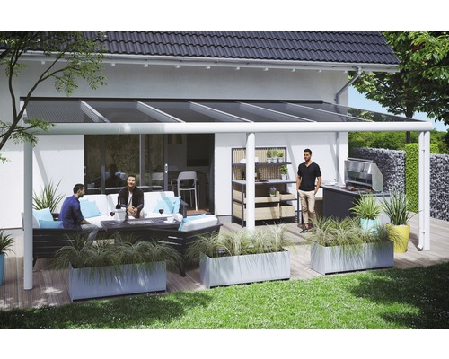Terrassenüberdachung SKAN HOLZ Garda 648x357 cm weiß Terrasse mit Terrassenüberdachung, Sitzgruppe, Grill und Dekoration für ein entspanntes Ambiente