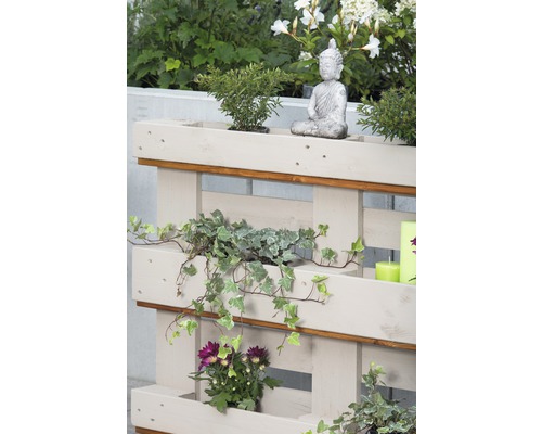 Bepflanzte Palette mit Buddha-Figur für den Garten oder Balkon