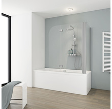 Badezimmer mit Badewanne, Duschabtrennung aus Glas, Handtuchwärmer und Hocker