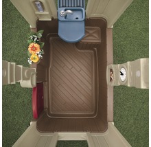 Innenansicht eines Spielhauses mit Spüle, Uhr und Dekoration