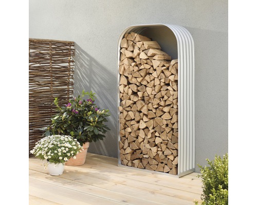 Kaminholzunterstand Vitavia Ardor 401 hoch 99x40x200 cm blank Holzregal aus Metall gefüllt mit Brennholz im Außenbereich