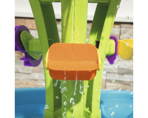 Wasserspielplatz mit Wasserrad und Wasserbehälter aus Kunststoff