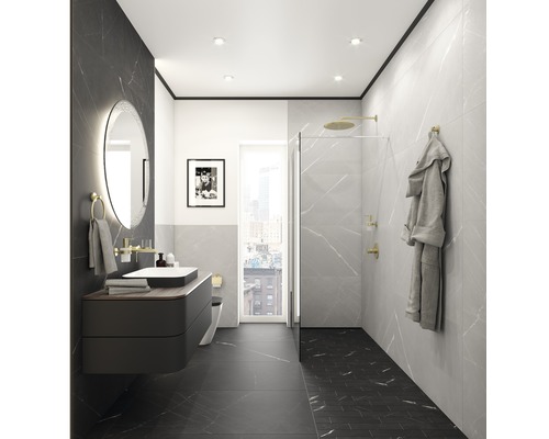 Modernes Badezimmer mit Waschtisch, Spiegel, Dusche und Fliesen