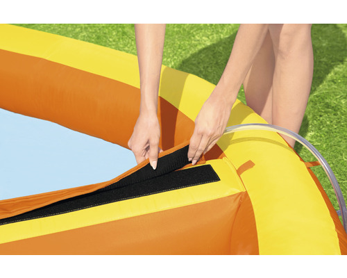 Detailansicht eines aufblasbaren Kinderpools mit Klettverschluss
