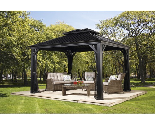Pavillon SOJAG Messina 10x12 mit Moskitonetz 363 x 298 cm anthrazit Pavillon mit Gartenmöbeln auf einer Holzterrasse im Garten