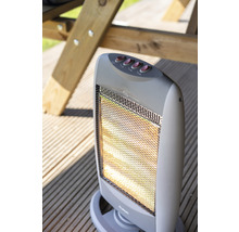 Elektrischer Heizlüfter für den Außenbereich auf einer Terrasse