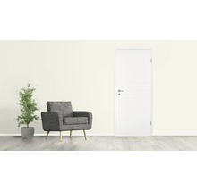Wohnszene mit Innentür, Sessel und Dekobaum