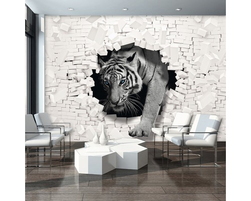 Wohnzimmer mit Fototapete mit Tiger, der aus einer Mauer kommt