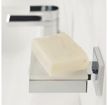 Seifenschale mit Seife im Badezimmer