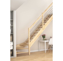 Holztreppe mit Geländer im Wohnraum