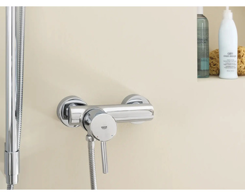 Aufputz-Brausearmatur mit Brauseschlauch und Grohe Logo