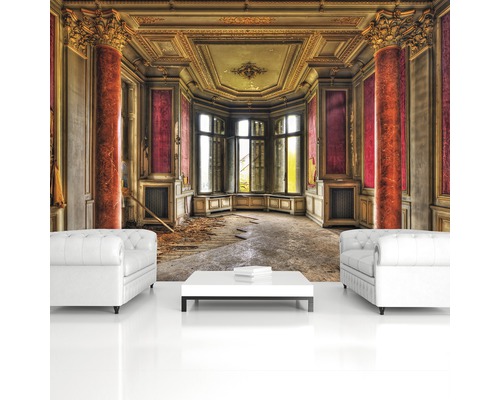 Fototapete mit dem Motiv eines verlassenen Ballsaals in einem alten Gebäude