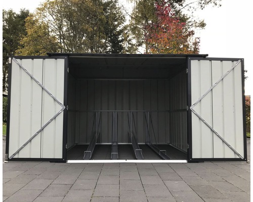 Geöffnete Metallfahrradgarage mit Fahrradständer.