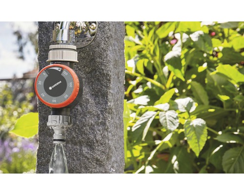 Gardena Bewässerungsuhr zur Steuerung der Gartenbewässerung an einem Wasserhahn