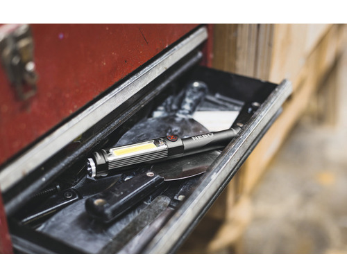 Nebo Inspektionsleuchte in einer Werkzeugkiste