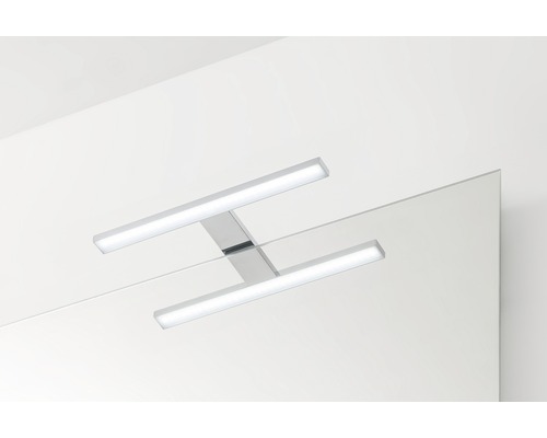 LED Spiegelleuchte mit zwei Leuchtenarmen zur Montage am Badezimmerspiegel