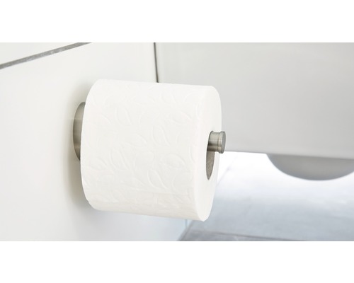 Eine Rolle Toilettenpapier an einem Wandhalter