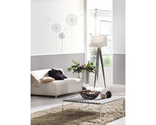 Heller Wohnraum mit Sofa, Tisch, Lampe und Löwenzahn Wandtattoo