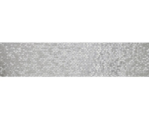 Helles Mosaik aus kleinen quadratischen Fliesen