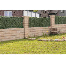 Gartenmauer mit Gabionenwand und Sitzbank