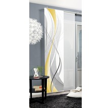 Dekorativer Schiebevorhang mit abstraktem Design im Wohnzimmer.