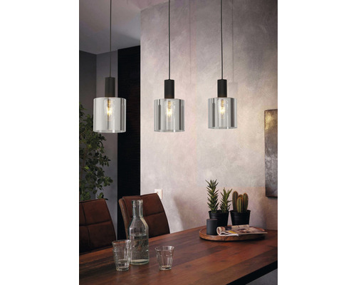 Pendelleuchte 3-flammig HxLxB 110x85x15 cm schwarz Glas schwarz/transparent Drei Pendelleuchten mit Glasschirm über einem Esstisch