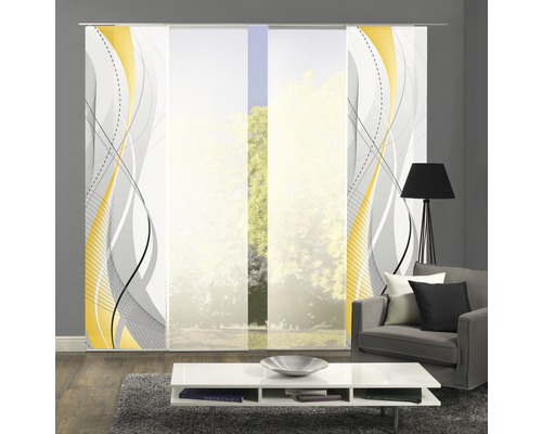 Raum mit Schiebegardinen mit abstraktem Muster