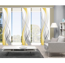 Raumansicht mit Schiebevorhängen mit grafischem Muster