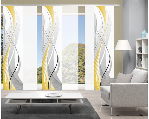 Raumansicht mit Schiebegardinen mit wellenförmigem Muster