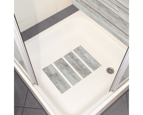 Dusche mit Duschwanneneinlage in Holzoptik