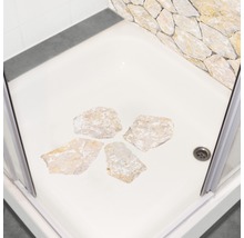 Dusche mit Steinen im Duschbecken