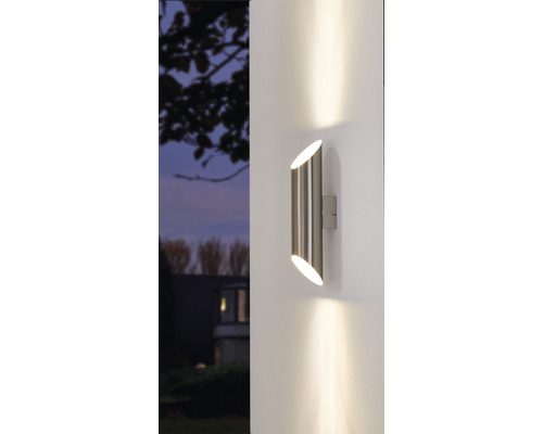 Moderne Wandleuchte aus Metall für den Außenbereich