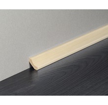Holzfußleiste an Wand und Boden