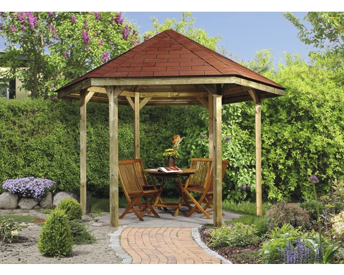 Pavillon weka Norderney Gr. 1 326 x 376 cm kesseldruckimprägniert Gartenpavillon aus Holz mit Dach, Tisch und Stühlen in einem Garten.
