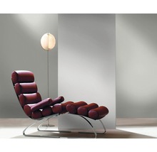 Szene mit Sessel und Stehlampe