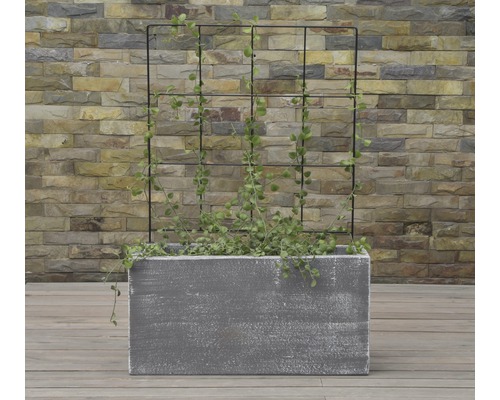 Blumenkasten aus Holz mit Rankhilfe