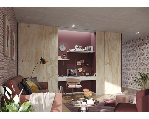 Wohnzimmer mit Arbeitsbereich und Holzschiebetüren