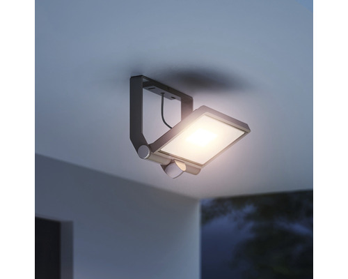 Deckenleuchte mit LED-Panel und verstellbarem Spotstrahler