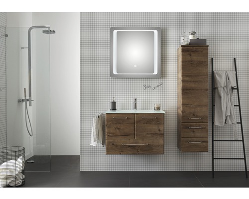 Badezimmer mit Dusche, Waschtisch, Spiegelschrank und Hochschrank im modernen Design