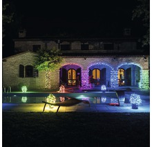 Haus mit LED Lichtern am Pool beleuchtet