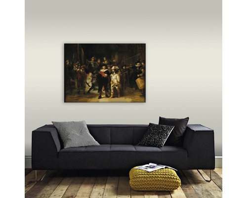 Gemälde Die Nachtwache über Sofa im Wohnzimmer
