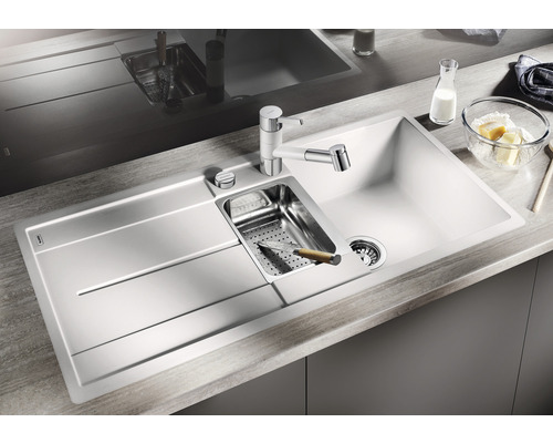 Spüle mit Abtropffläche, Spülbecken und Armatur