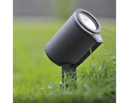 Gartenspot zur Rasenbeleuchtung