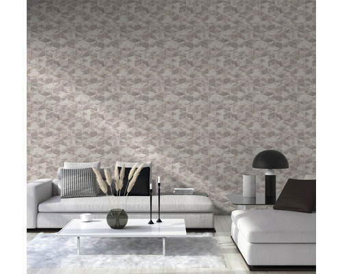 Wohnzimmer mit geometrischer Würfel Tapete, Sofa und Tisch