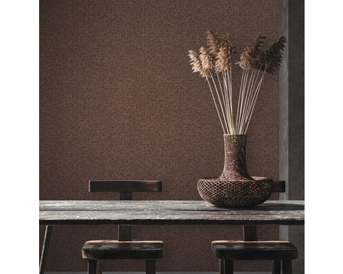 Dekorative braune gemusterte Tapete im Wohnraum