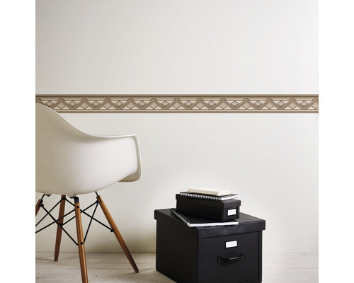 Raumansicht mit Bordüre mit geometrischem Muster